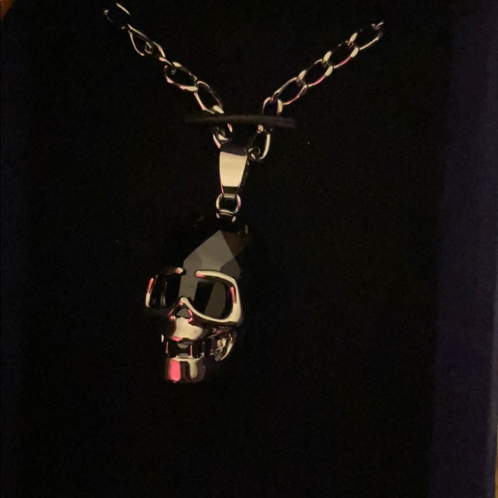 Skull swarovski crystal necklace